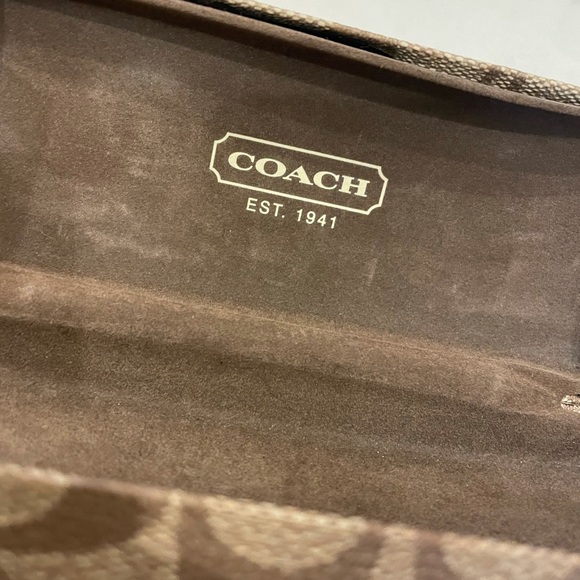 🤎Coach glasses case with original cloth cleaner - Picture 4 of 6